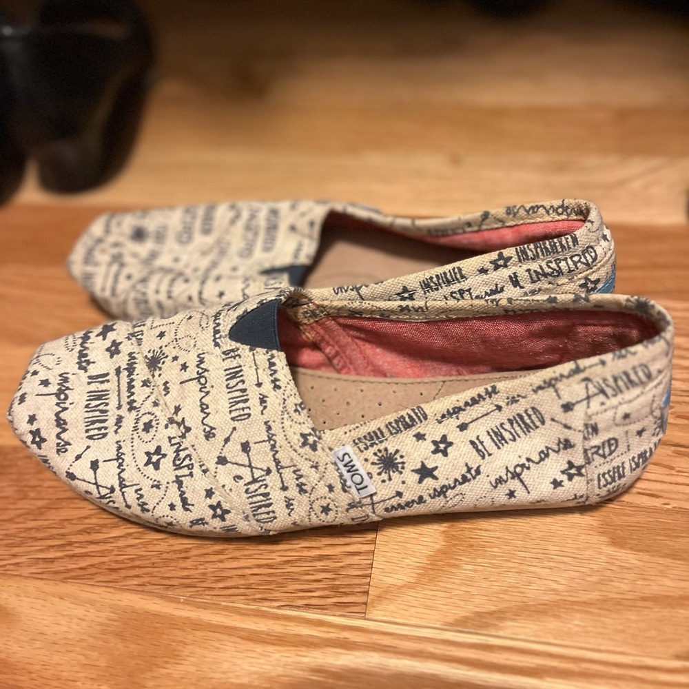 TOMS womens size 8.5